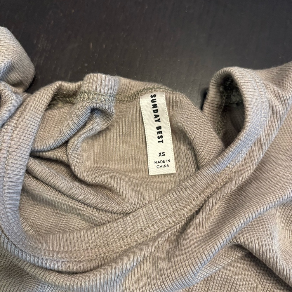ARITZIA SUNDAY BEST Green Gray Crop Top - Picture 3 of 3